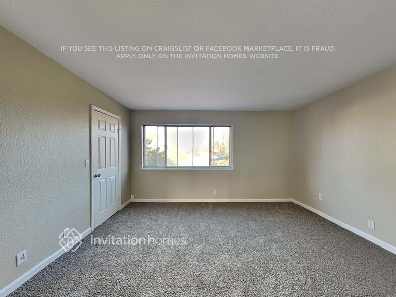 Building Photo - 437 Royal Oaks Dr