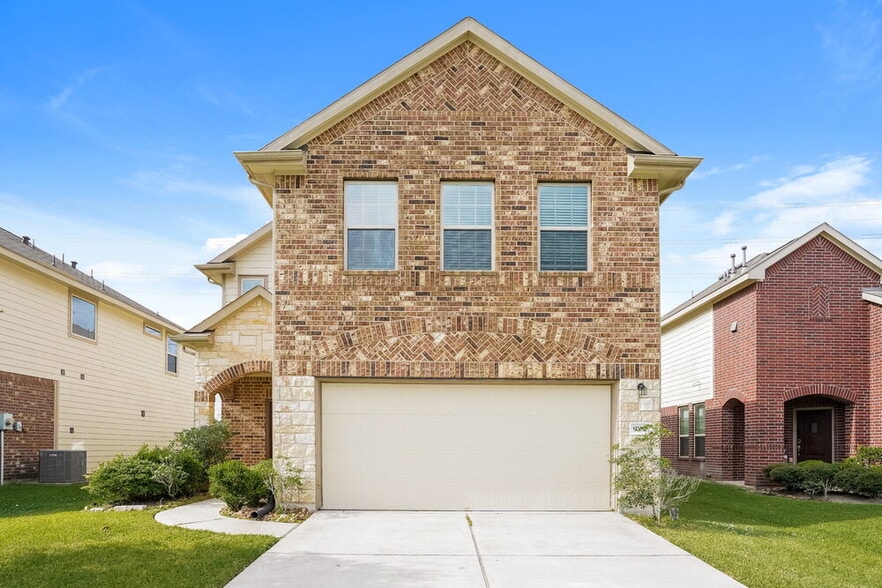 Primary Photo - 9102 Sweet Blue Jasmine Ln