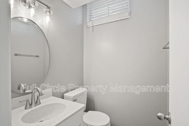 Building Photo - 1222 S 118th St