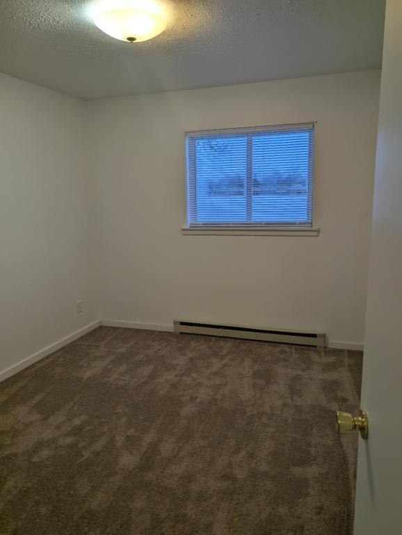 Building Photo - 145 E Paras Hill Dr