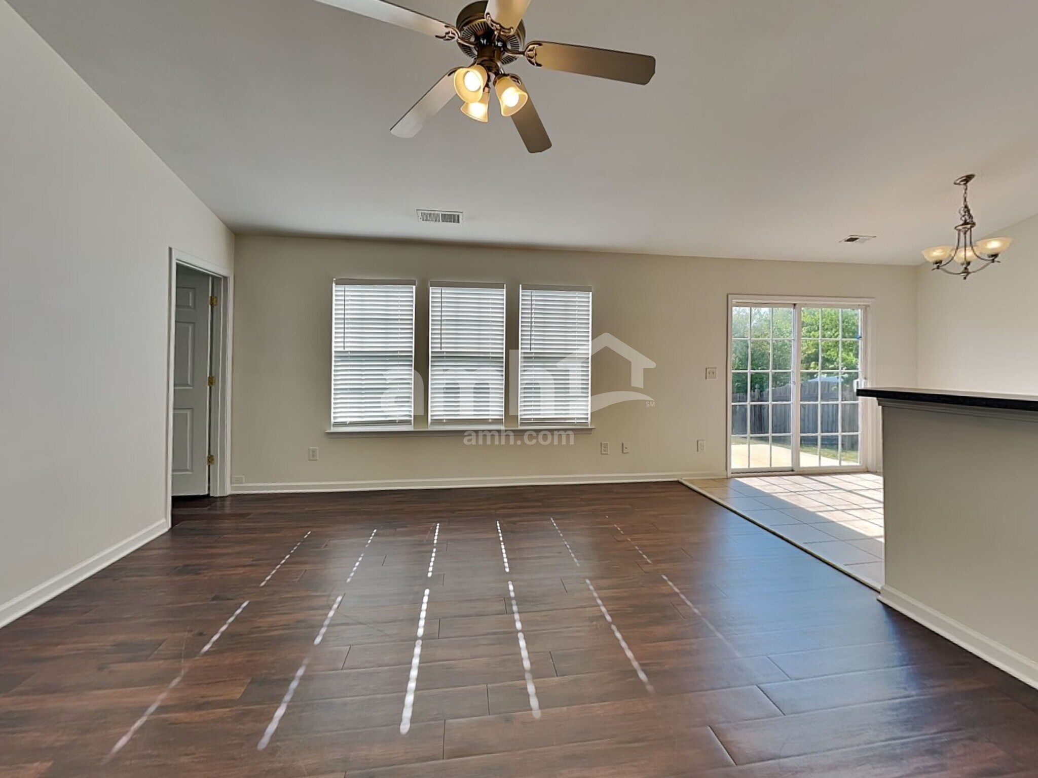 Building Photo - 4404 Wolf Run Dr