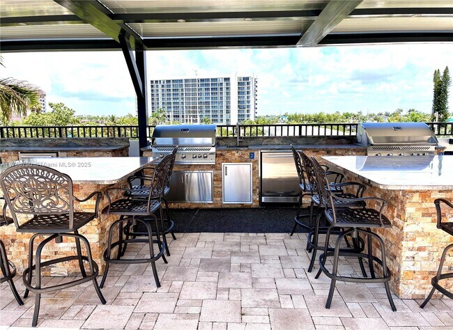 Building Photo - 531 N Ocean Blvd
