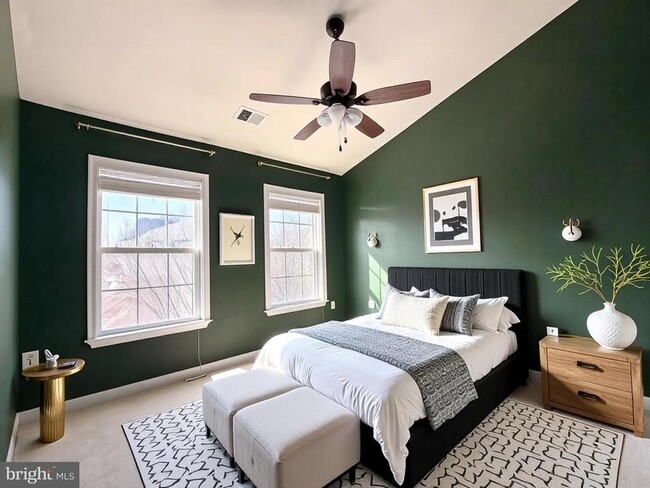 Building Photo - 43086 Shadow Terrace