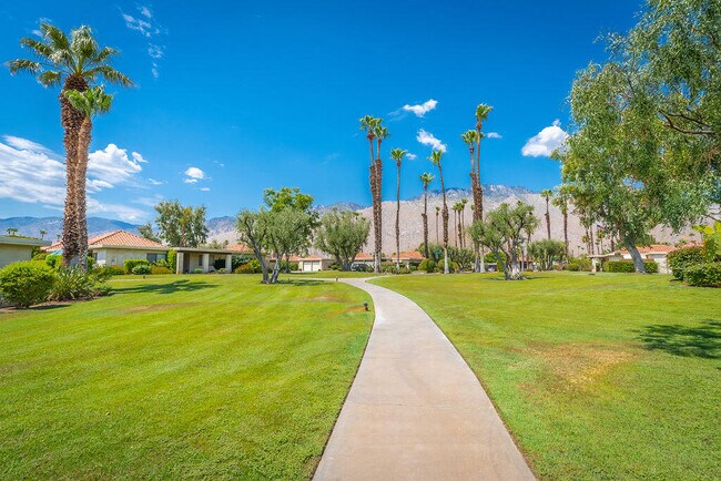 Building Photo - 689 N Majorca Cir