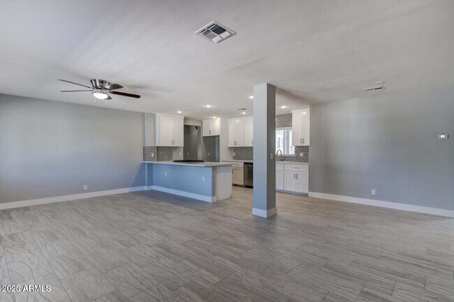 Building Photo - 557 W Toledo St