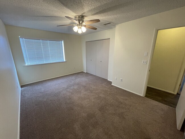 Building Photo - 6155 E Robles Rd