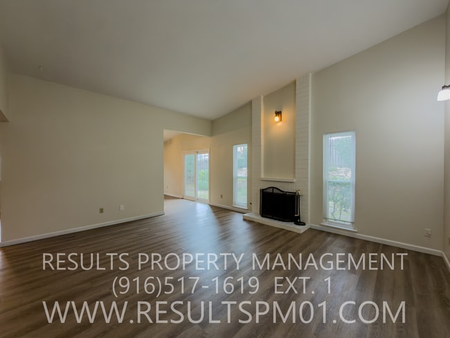 Building Photo - Beautifully Renovated 3 Bedroom Available Now