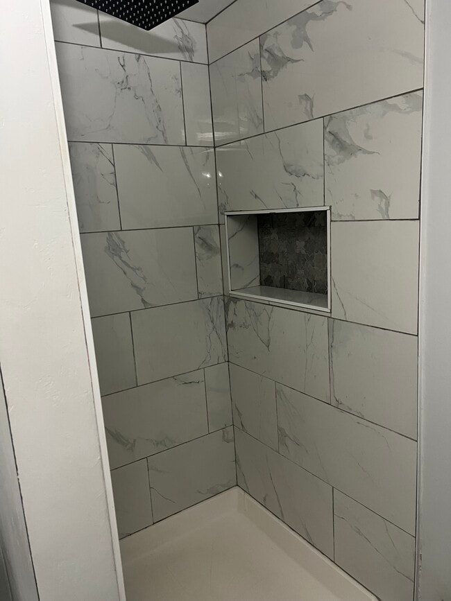 Building Photo - 1264 Brainard Rd