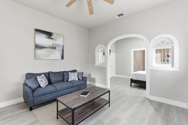 Building Photo - 314 West Cevallos-SI ID1363388P