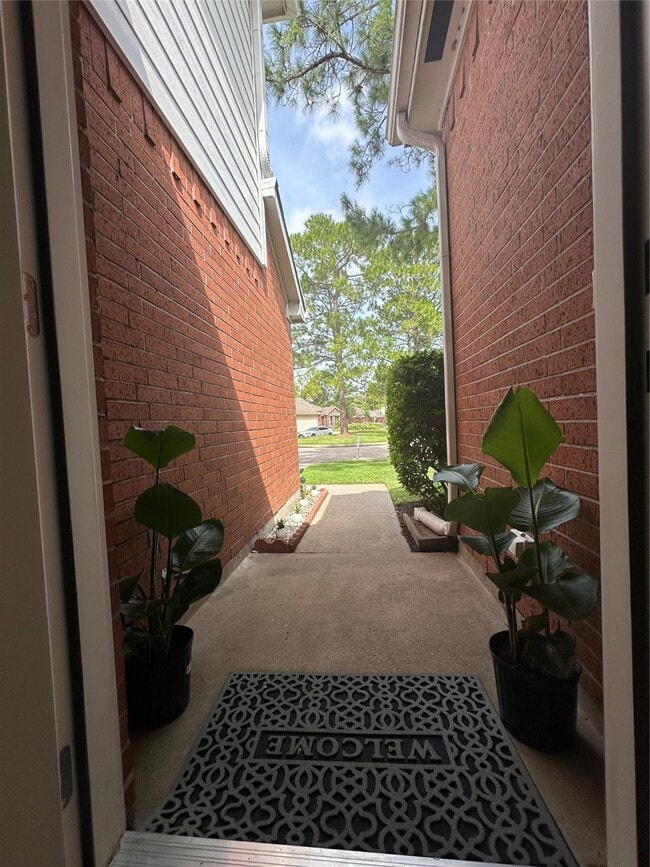 Building Photo - 14202 Misty Knoll Ct