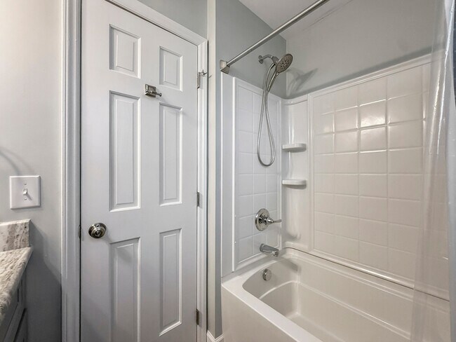 Building Photo - Spacious 3BR 2 BA Home with Wooden Deck in Wake Forest