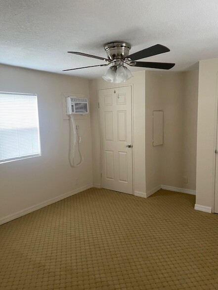 Building Photo - 2503 Tanglewood St