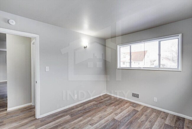 Building Photo - 750 S Dequincy St