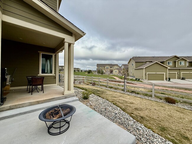 Building Photo - Beautiful Modern 3-Bedroom, 2.5 bath Townh...