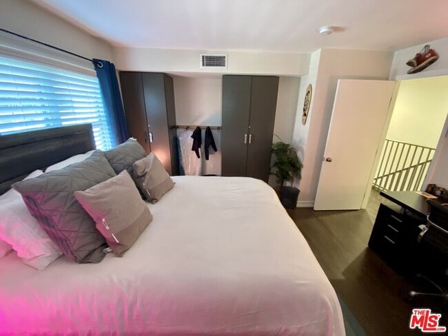 Building Photo - 2317 Scarff St