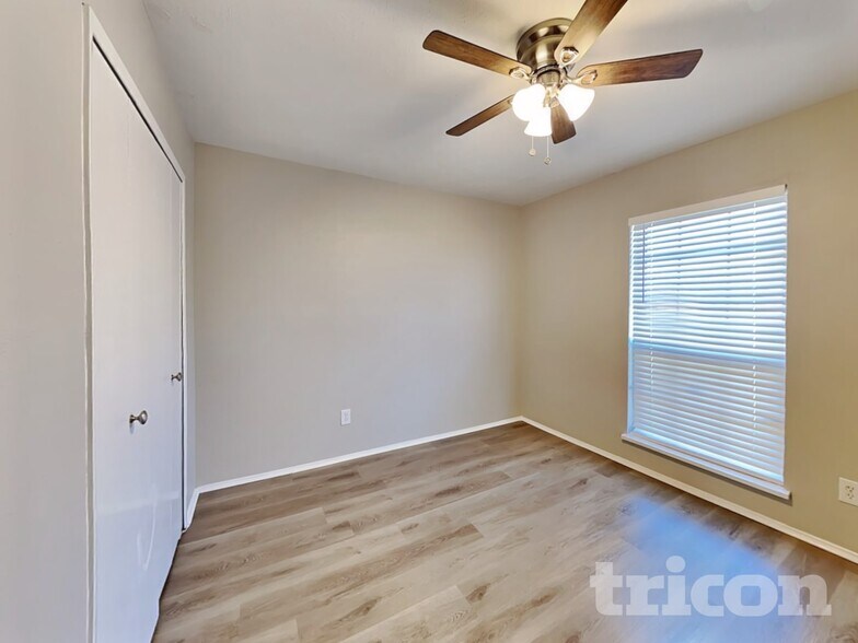 Building Photo - 1609 Santa Fe Trail