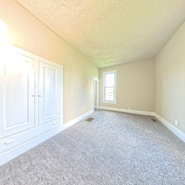 Building Photo - Newly remodeled 3 bedroom 1 bathroom home-...