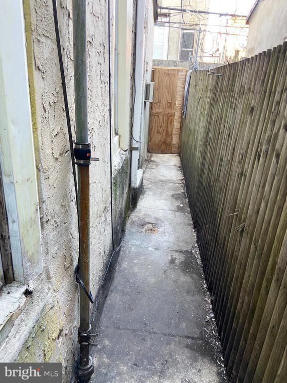 Building Photo - 755 E Allegheny Ave