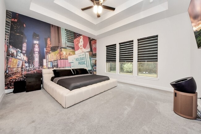 Building Photo - 29021 Red Lp Dr