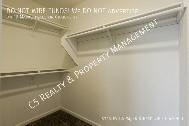 Building Photo - 3131 E Cottonwood Ln