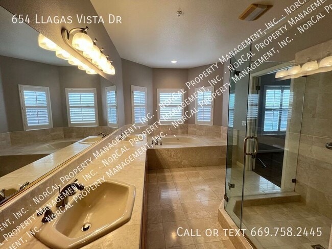 Building Photo - 654 Llagas Vista Dr
