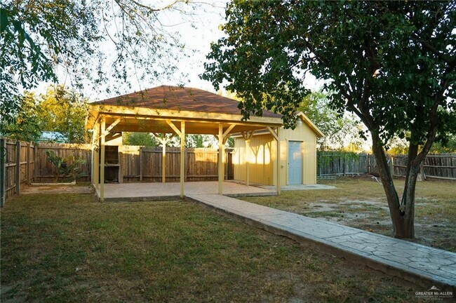 Building Photo - 19 Barnes St