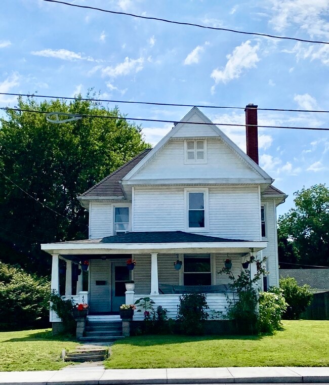 Building Photo - 403 S Main St