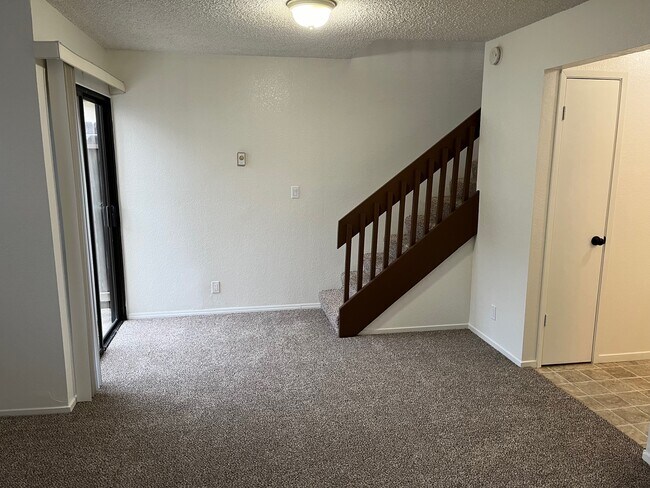 Building Photo - 3140 Alicita Ct