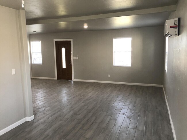 Primary Photo - 3208 SW 44th St