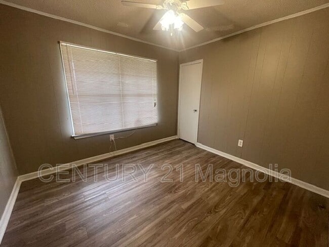 Building Photo - 3615 Goldfinch Dr