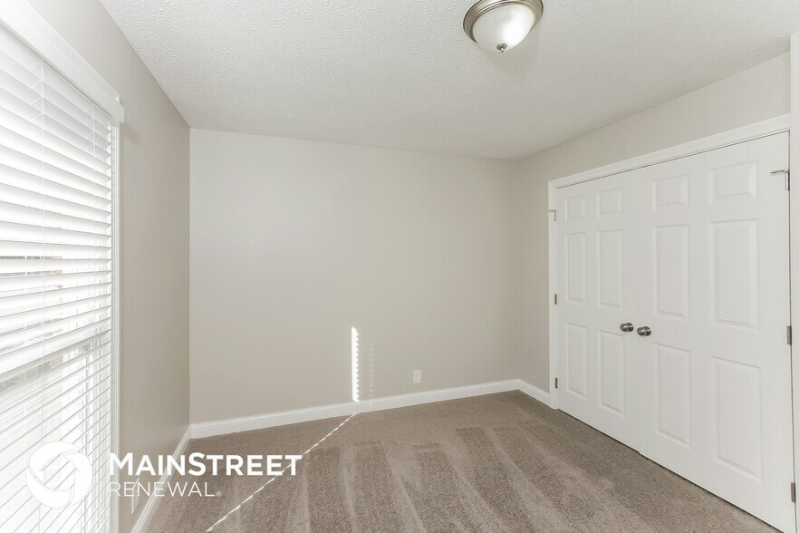 Building Photo - 270 Adams Dr