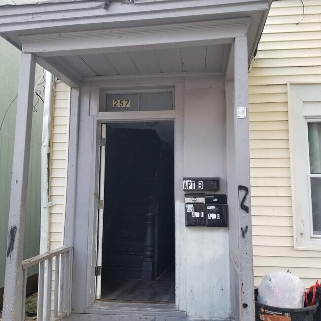 Building Photo - 257 1st St