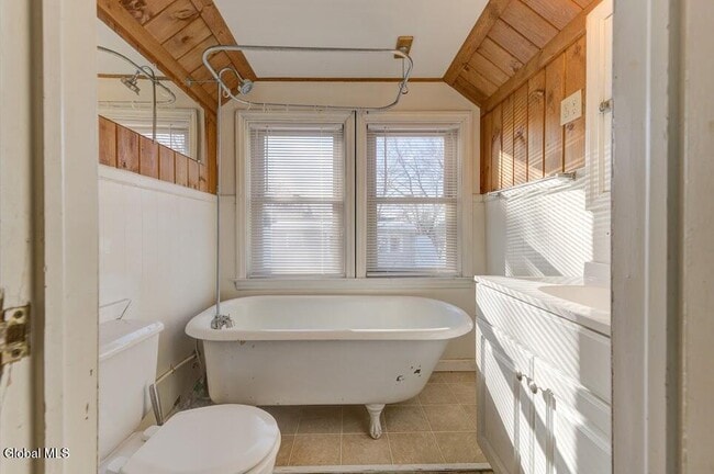 Building Photo - 1346 Van Antwerp Rd