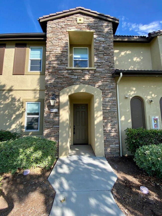Building Photo - Executive and Upgraded 3-Bedroom Townhome in South Temecula!