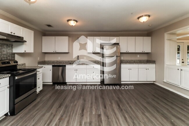 Building Photo - 1514 Edgewood Pl