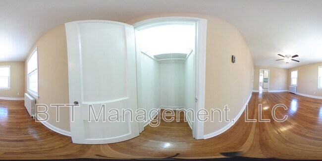 Building Photo - 812 Greenwood Cir