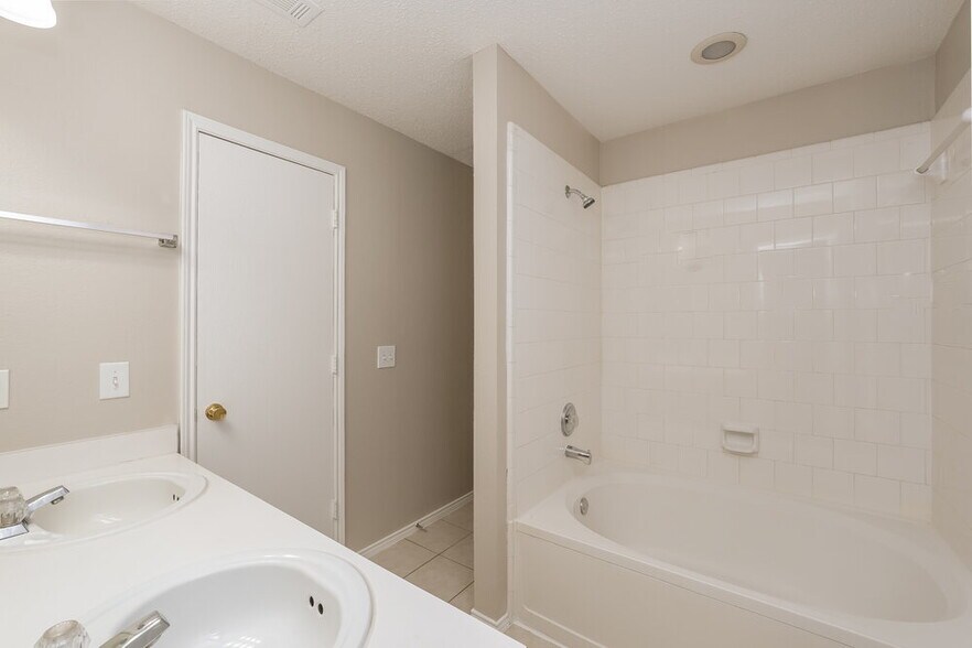 Building Photo - 1416 Mosscreek Dr