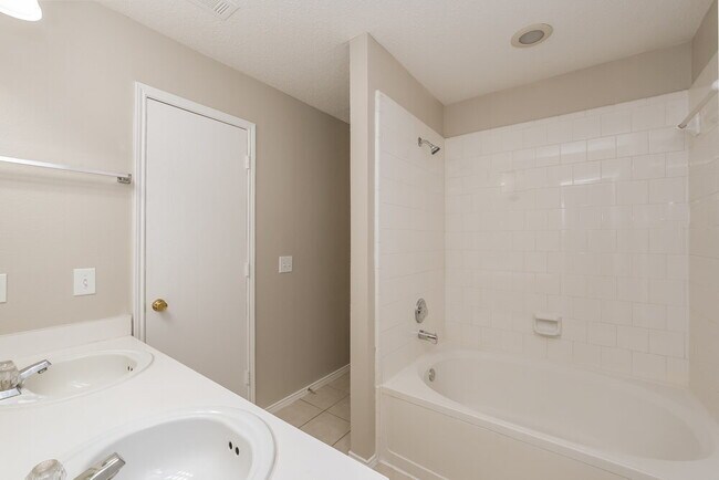 Building Photo - 1416 Mosscreek Dr