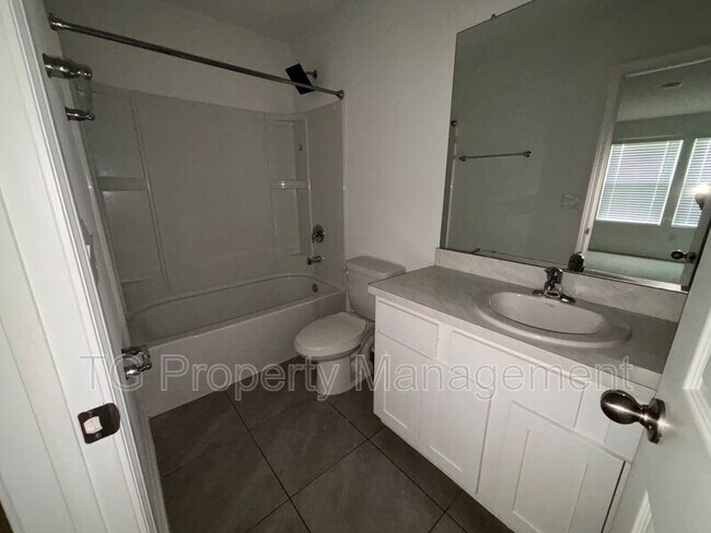 Building Photo - 9015 Gifford Dr