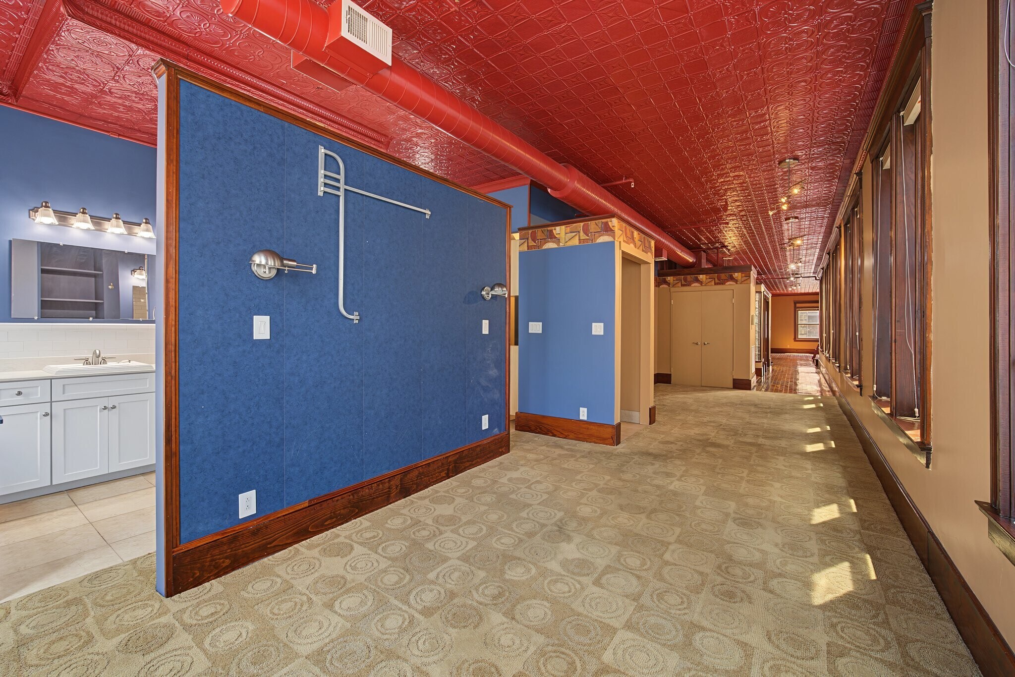 Building Photo - 318 N Main St