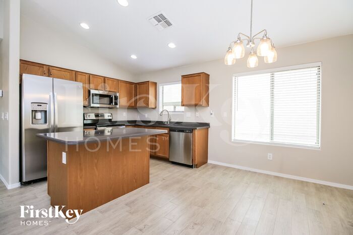 Building Photo - 29478 N Lazurite Way