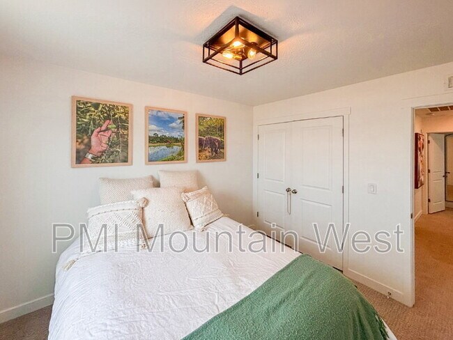 Building Photo - 11682 S Bingham Rim Rd