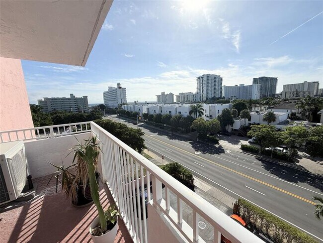 Building Photo - 3201 NE 14th Street Causeway