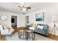 Building Photo - 960 W 70th Pl