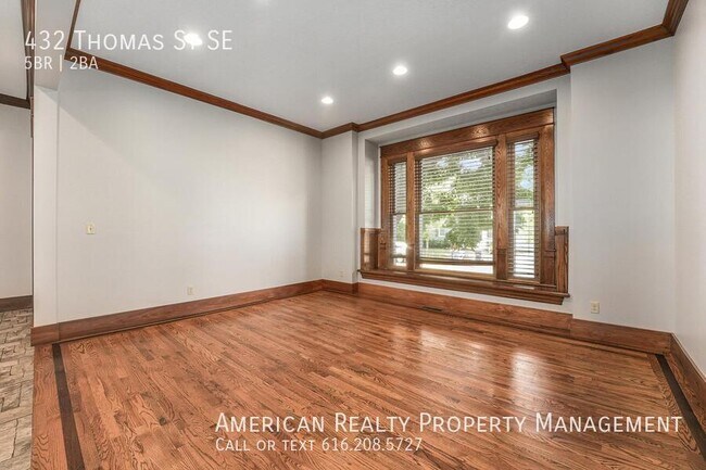 Building Photo - 432 Thomas St SE