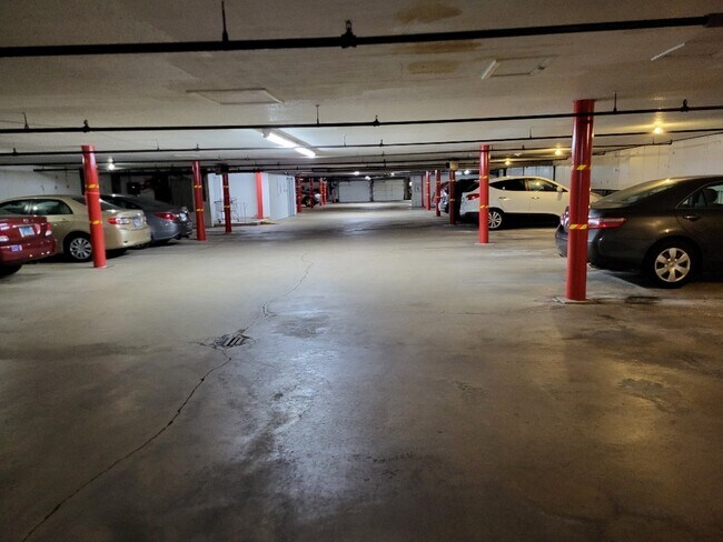 Building Photo - 7510 Farmingdale Dr