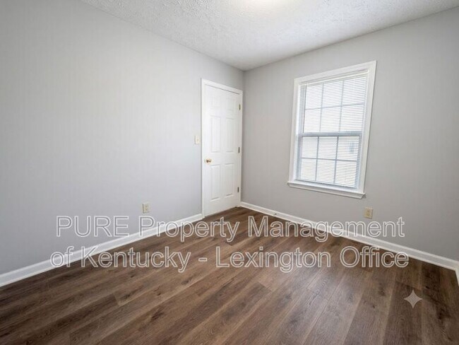 Building Photo - 1034 Marshall Park Dr
