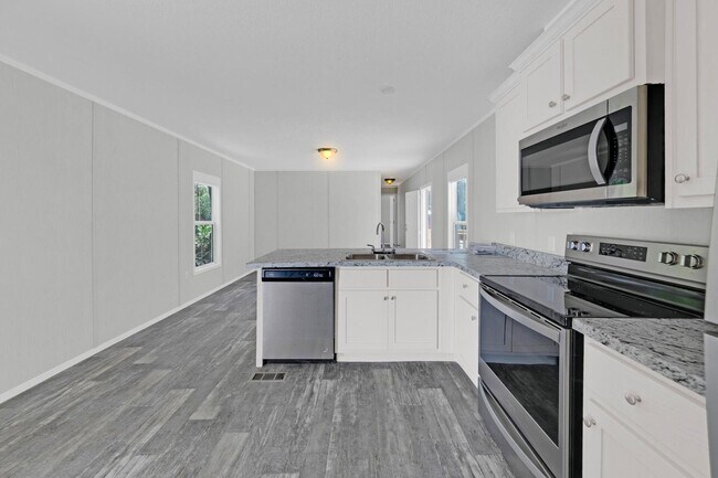 Building Photo - Luxury 3 Bedroom/ 2 Bath Mobile Home