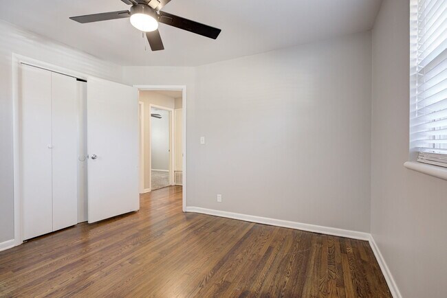 Building Photo - 1332 Kansas St