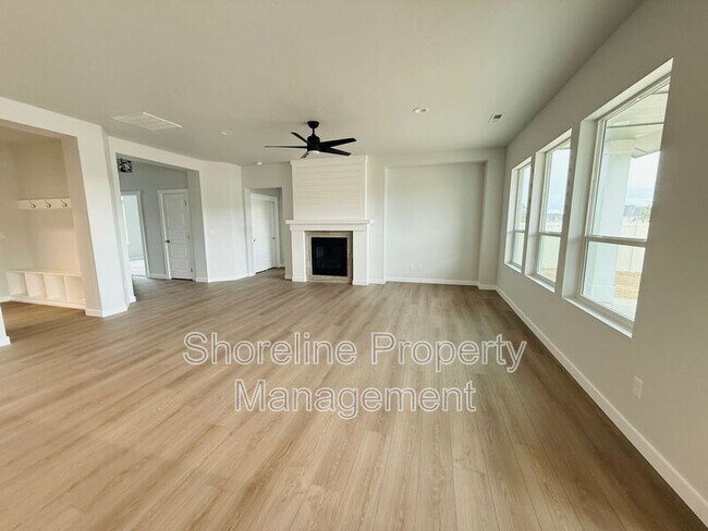 Building Photo - 6203 W Karpathos St